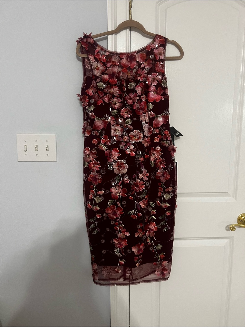 Adrianna Papell
Women's Embroidered Floral Midi Dress sz 8 NWT - Picture 8 of 9